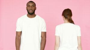 Personalisiere dein T‑Shirt mit stilvoller arabischer Schrift